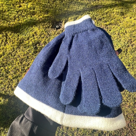 TRUE RELIGION beanie and glove set , NWT - Picture 8 of 8